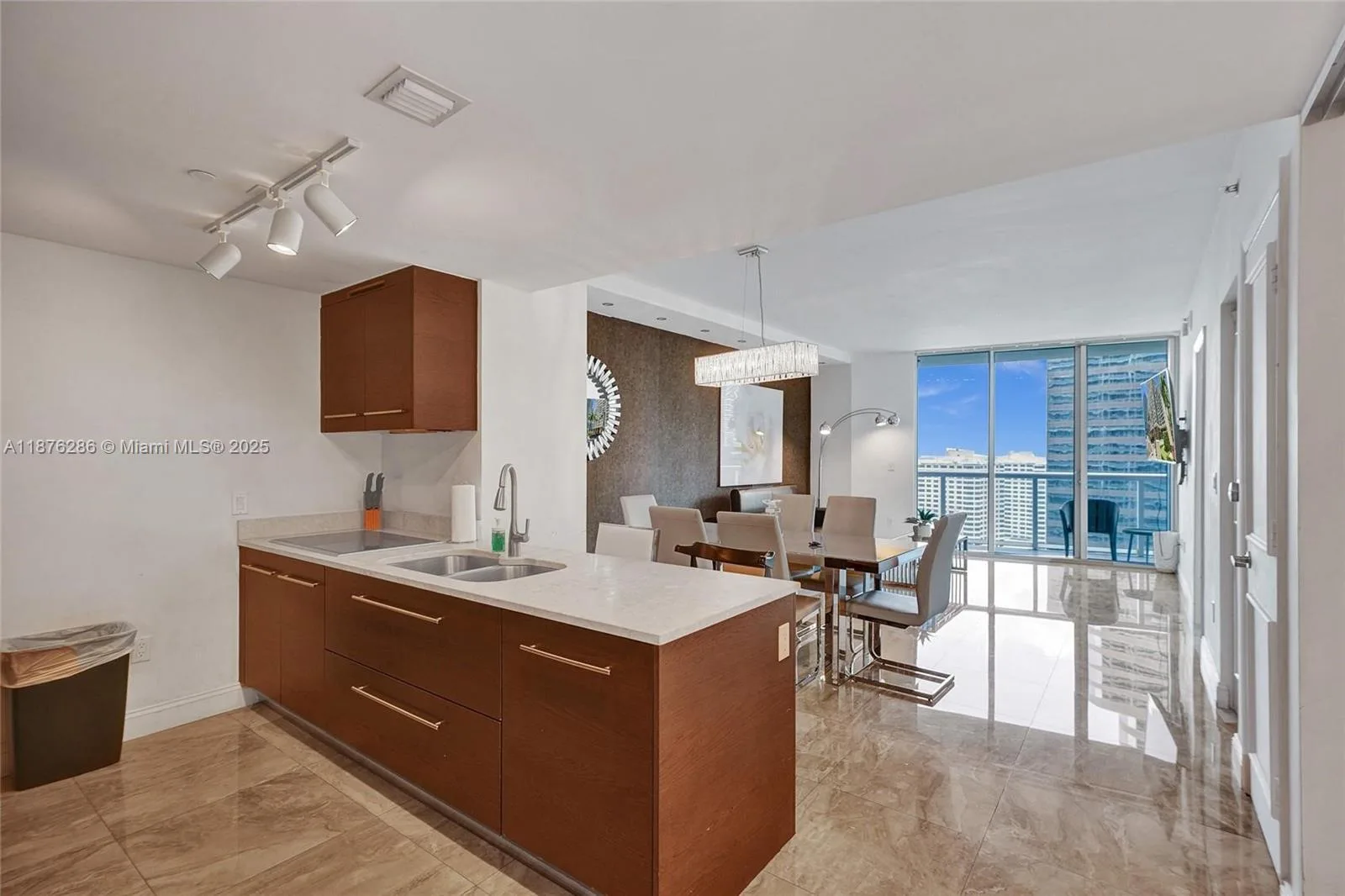 485 Brickell Ave # 2009, Miami, FL 33131 photo 9