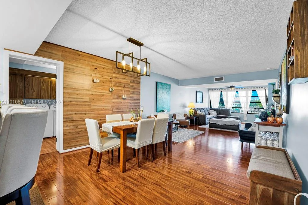 6049 Balboa Cir # 302, Boca Raton, FL 33433