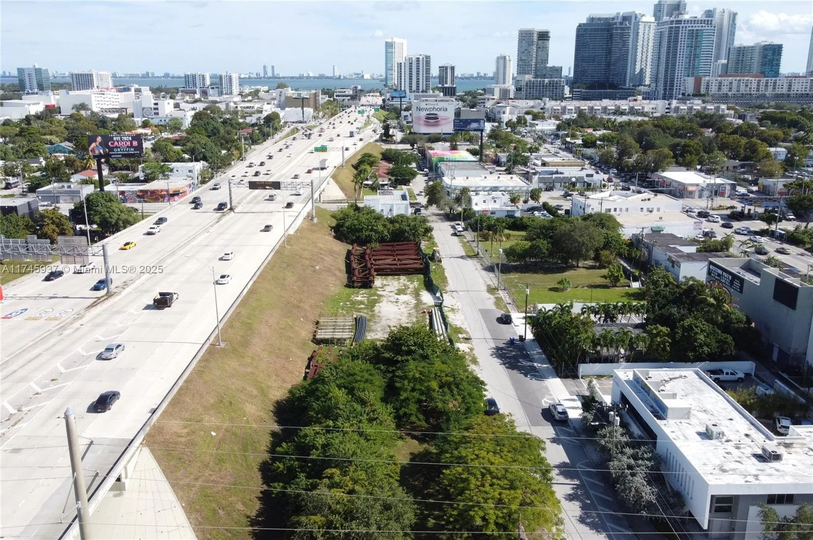 321 NW 37th St, Miami, FL 33127 photo 8