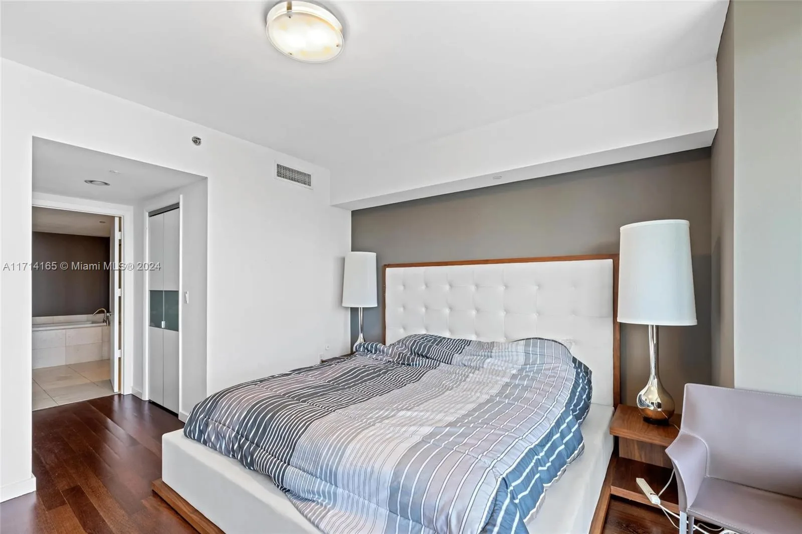 495 Brickell Ave # 4805, Miami, FL 33131 photo 10
