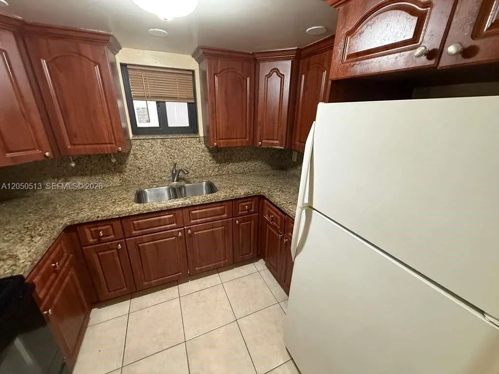 5 Olive Dr # 12, Hialeah, FL 33010 photo 2