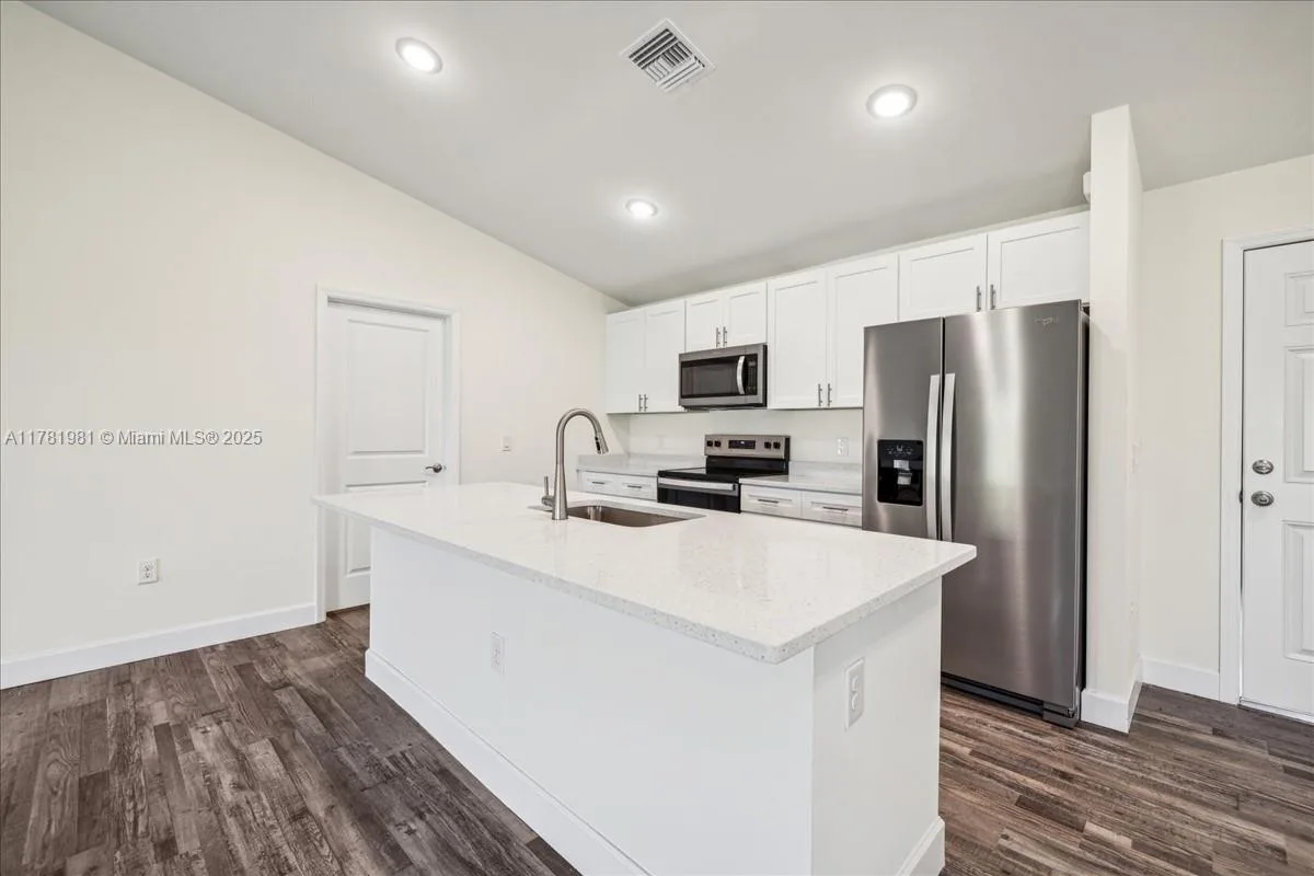 1722 NW 2nd PL, Cape Coral, FL 33993 photo 4