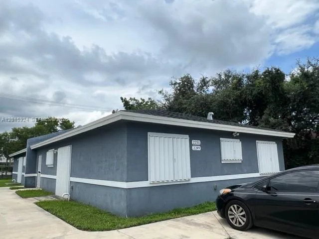 2249 NW 66th St # 2249, Miami, FL 33147 — zdjęcie 2