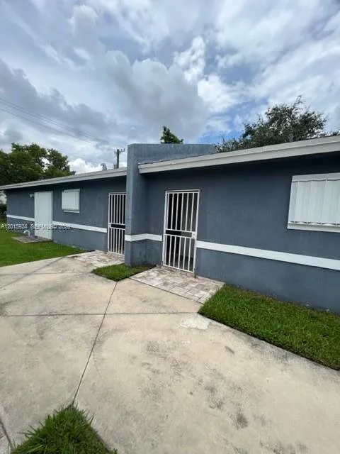 2249 NW 66th St # 2249, Miami, FL 33147 — zdjęcie 5