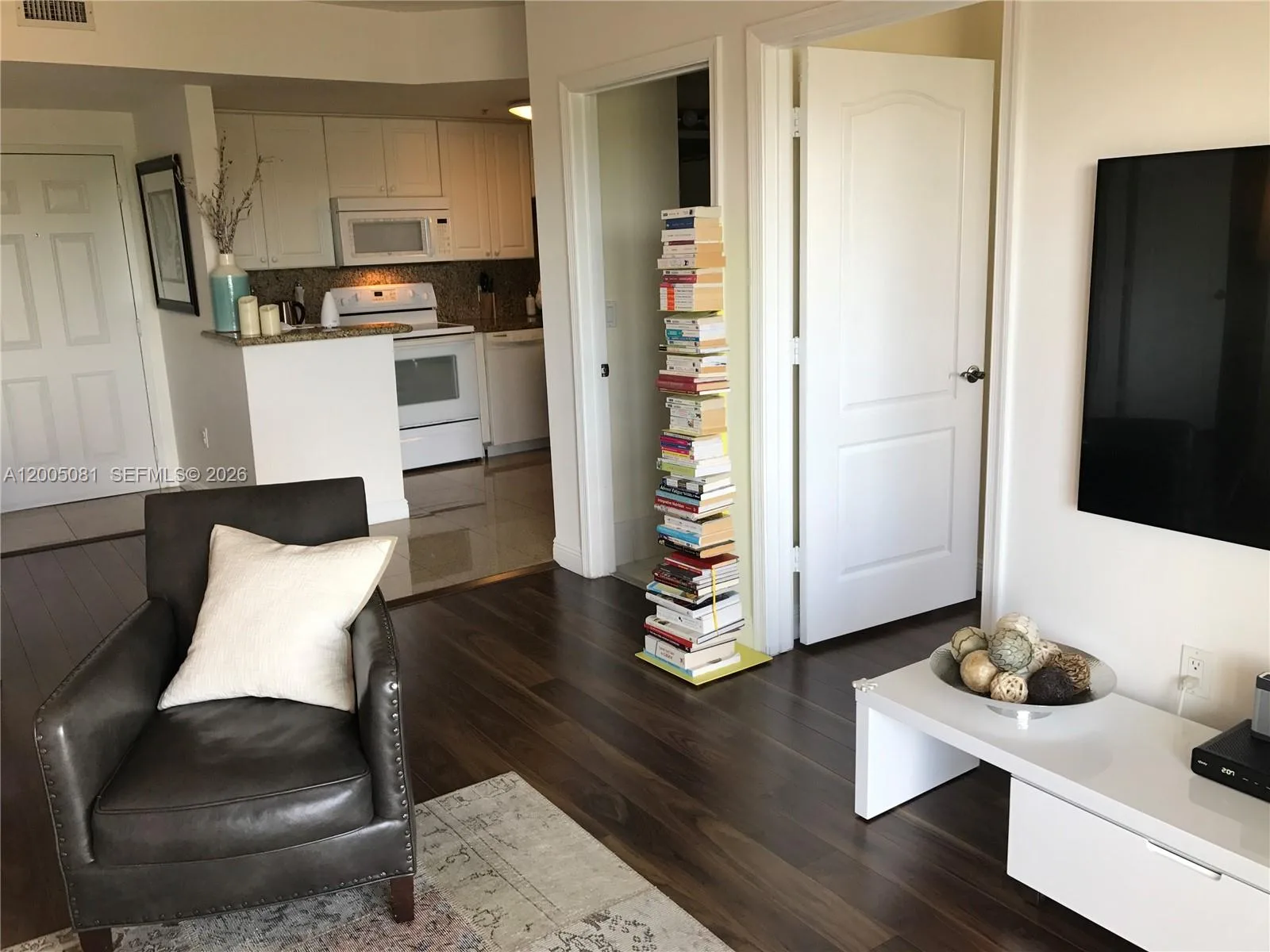 1627 SW 37th ave # 405, Miami, FL 33146 photo 3