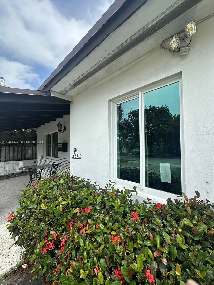 809 NE 2nd St unit 1-2, Hallandale Beach, FL 33009 photo 4