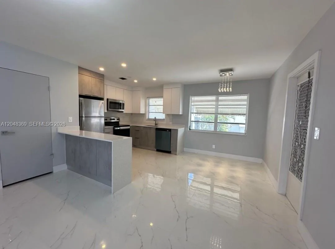 1722 Mayo St # 207, Hollywood, FL 33020