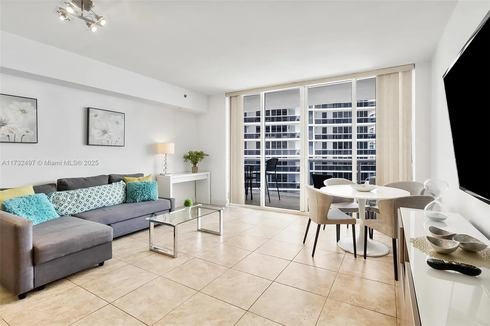 1830 S Ocean Dr # 2409, Hallandale Beach, FL 33009 photo 2