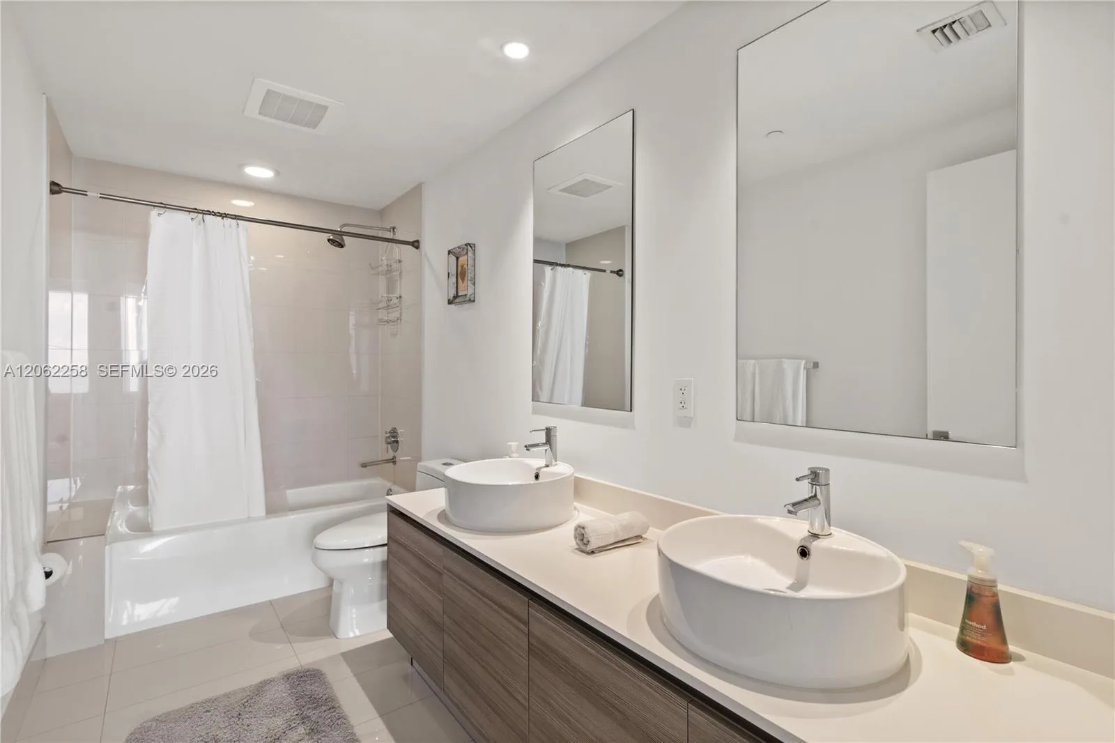 121 NE 34th St # 2807, Miami, FL 33137 photo 12