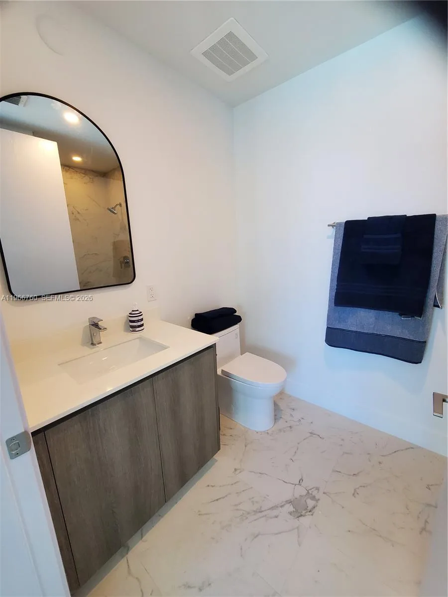 17550 Collins Ave # 1403, Sunny Isles Beach, FL 33160 photo 13