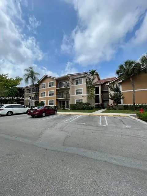 8721 Wiles Rd # 208, Coral Springs, FL 33067