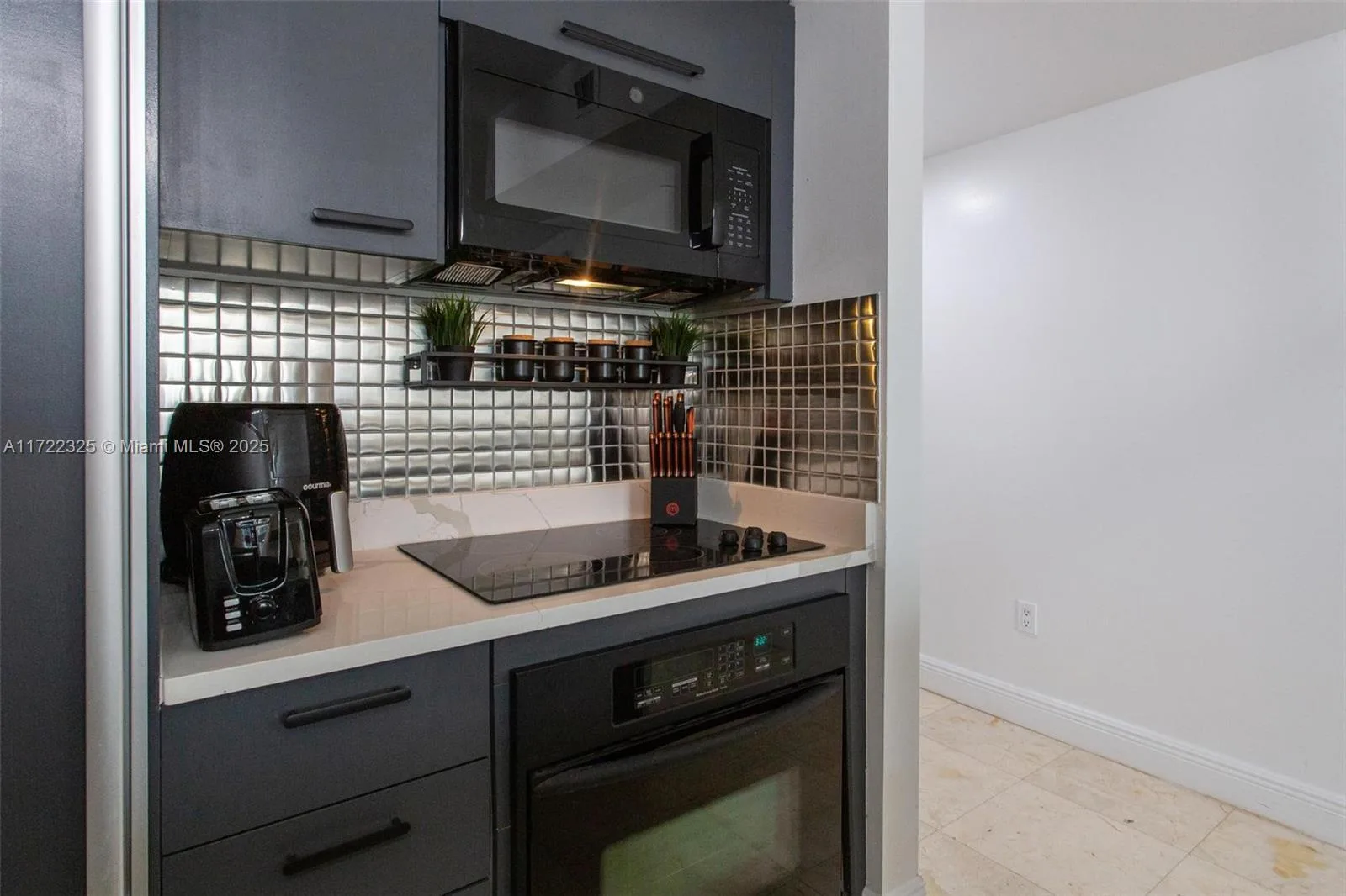 1830 S Ocean Dr # 1712, Hallandale Beach, FL 33009 photo 12