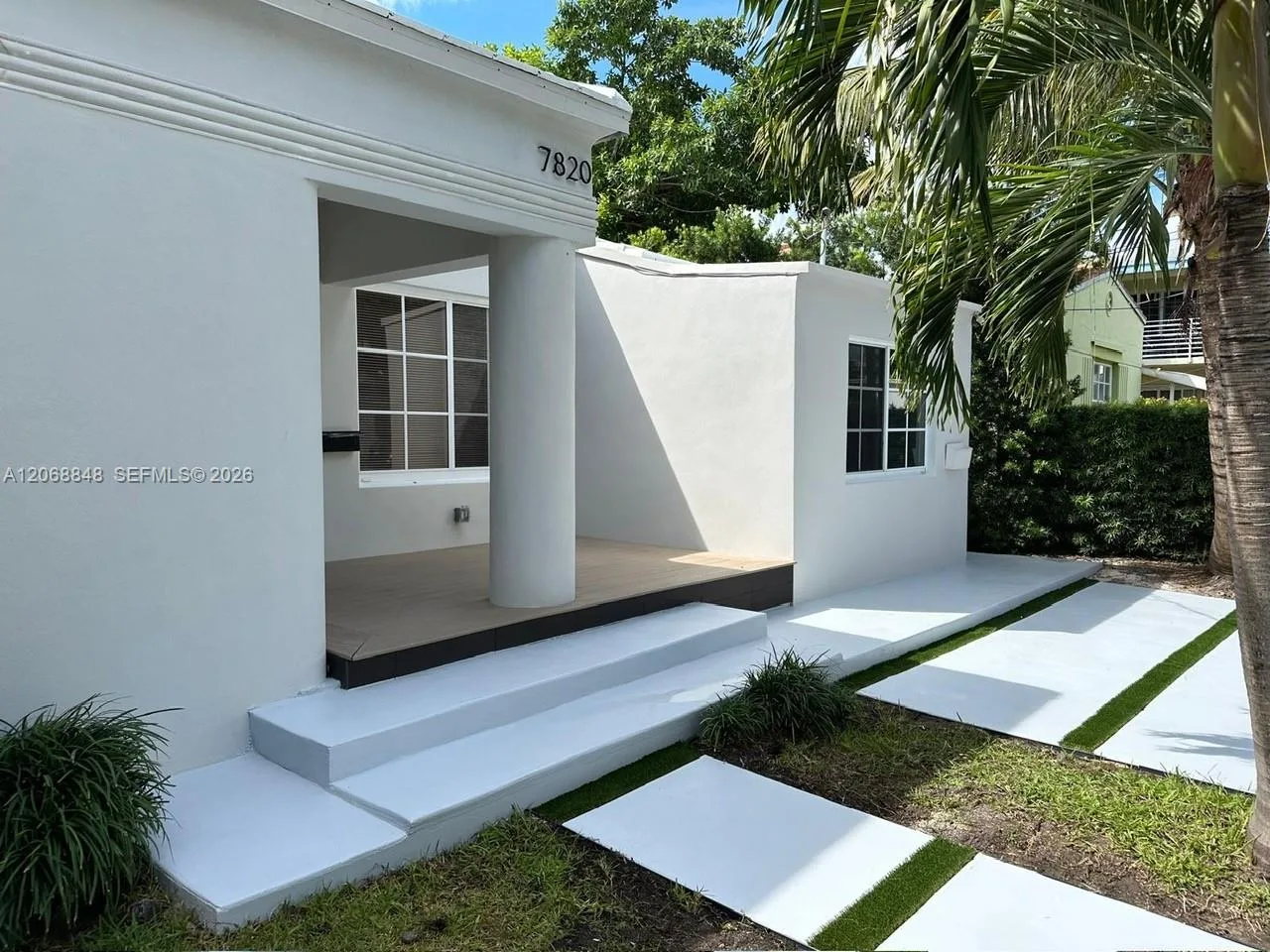 7820 Carlyle Ave, Miami Beach, FL 33141 photo 2