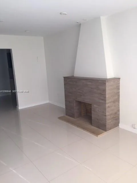 7820 Carlyle Ave, Miami Beach, FL 33141 photo 3
