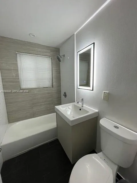 7820 Carlyle Ave, Miami Beach, FL 33141 photo 8