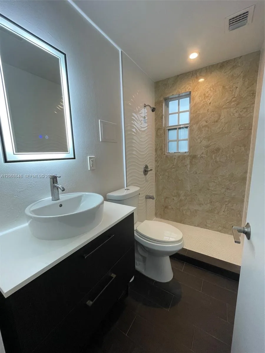 7820 Carlyle Ave, Miami Beach, FL 33141 photo 9