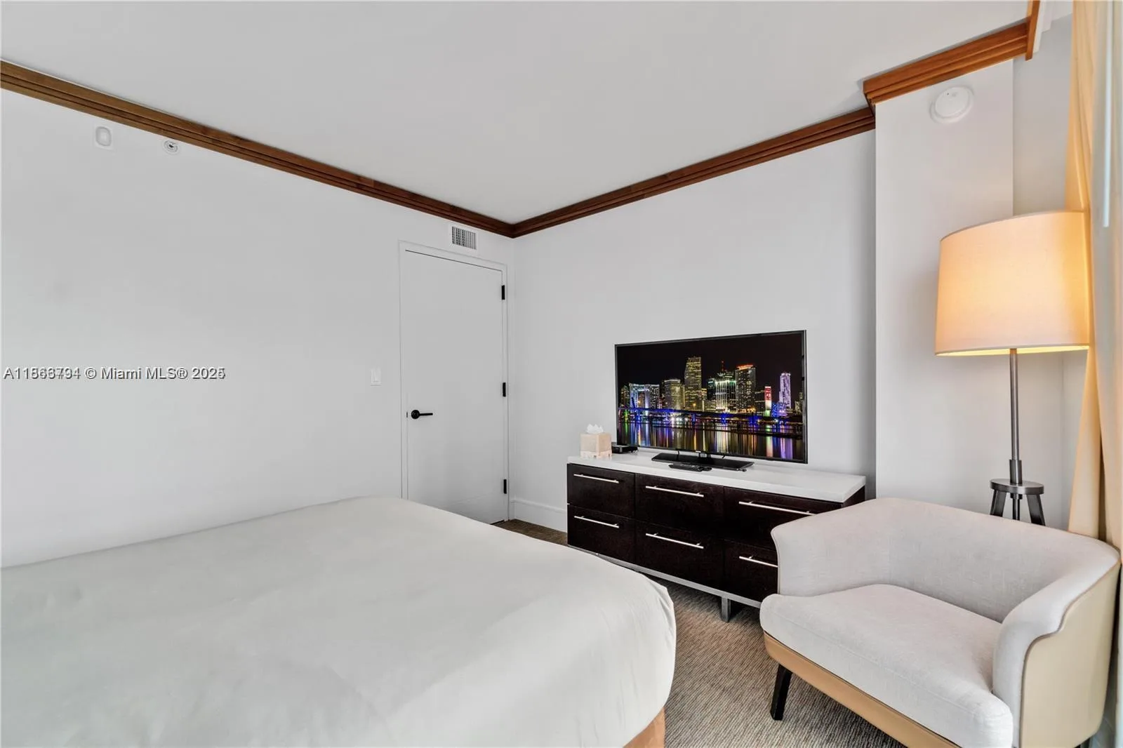 6801 Collins Ave # 818, Miami Beach, FL 33141 photo 10