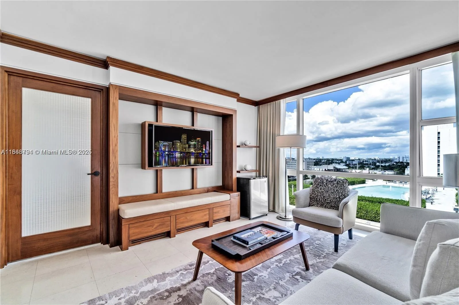 6801 Collins Ave # 818, Miami Beach, FL 33141 photo 4