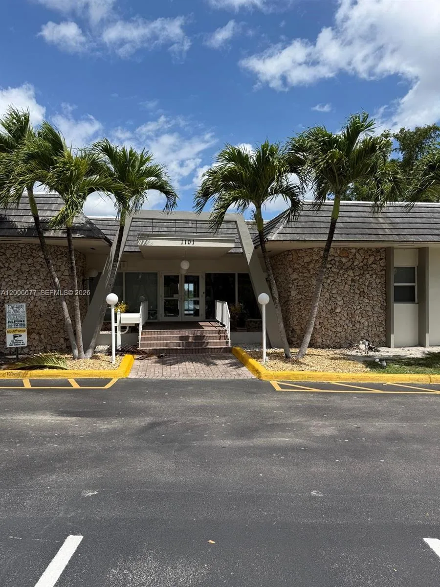 1175 NE Miami Gardens Dr # 703, Miami, FL 33179 photo 12