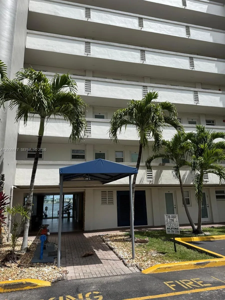 1175 NE Miami Gardens Dr # 703, Miami, FL 33179 photo 9