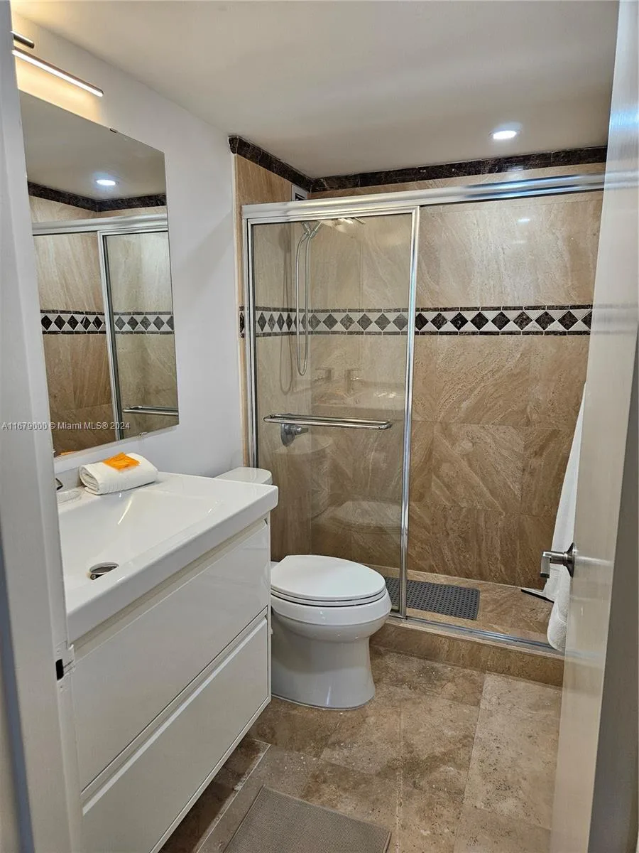 5601 Collins Ave # 1605, Miami Beach, FL 33140 photo 11
