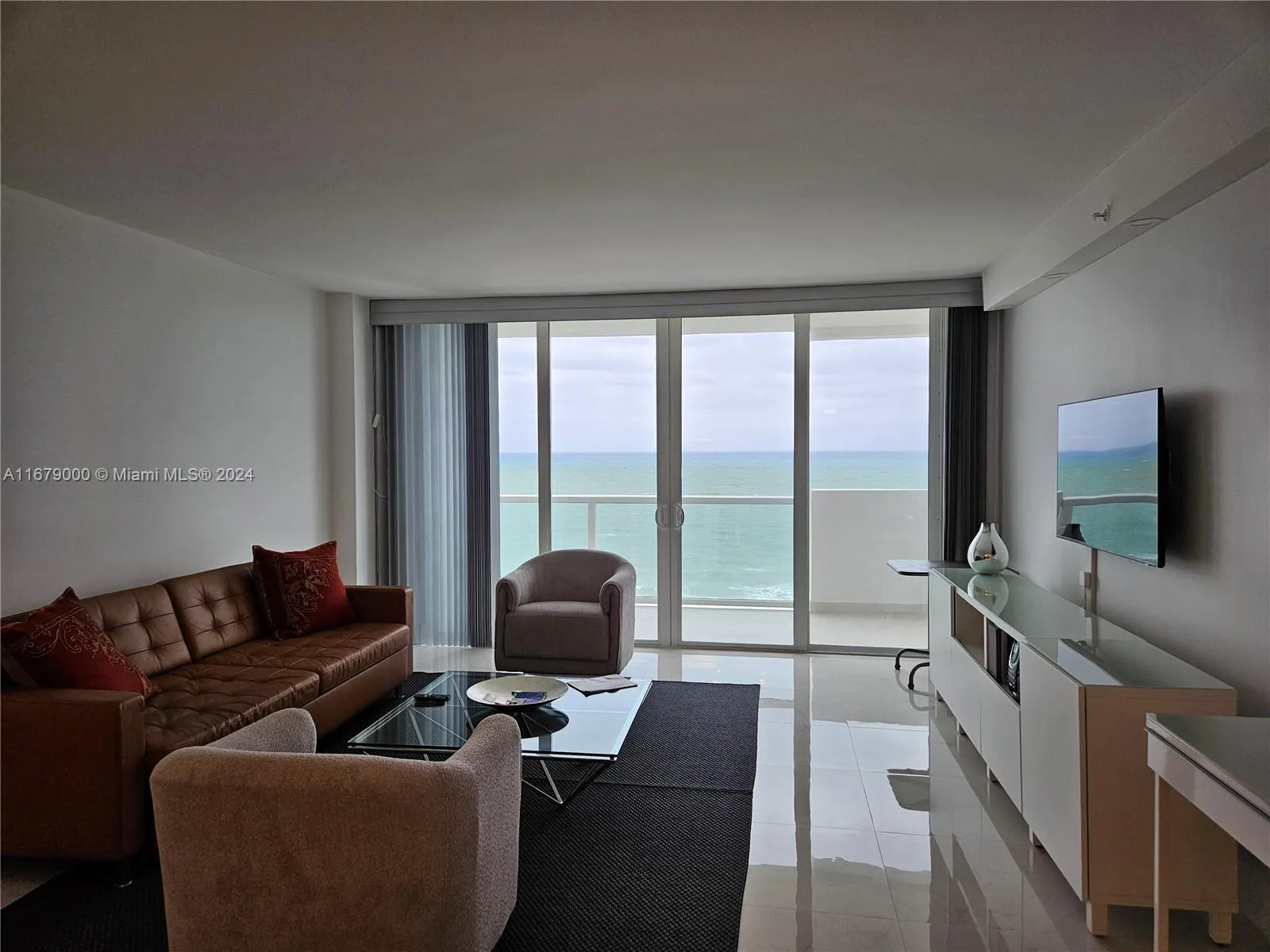 5601 Collins Ave # 1605, Miami Beach, FL 33140 photo 2