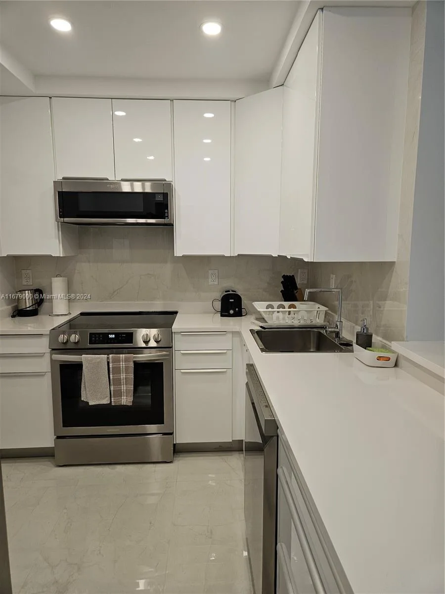 5601 Collins Ave # 1605, Miami Beach, FL 33140 photo 5