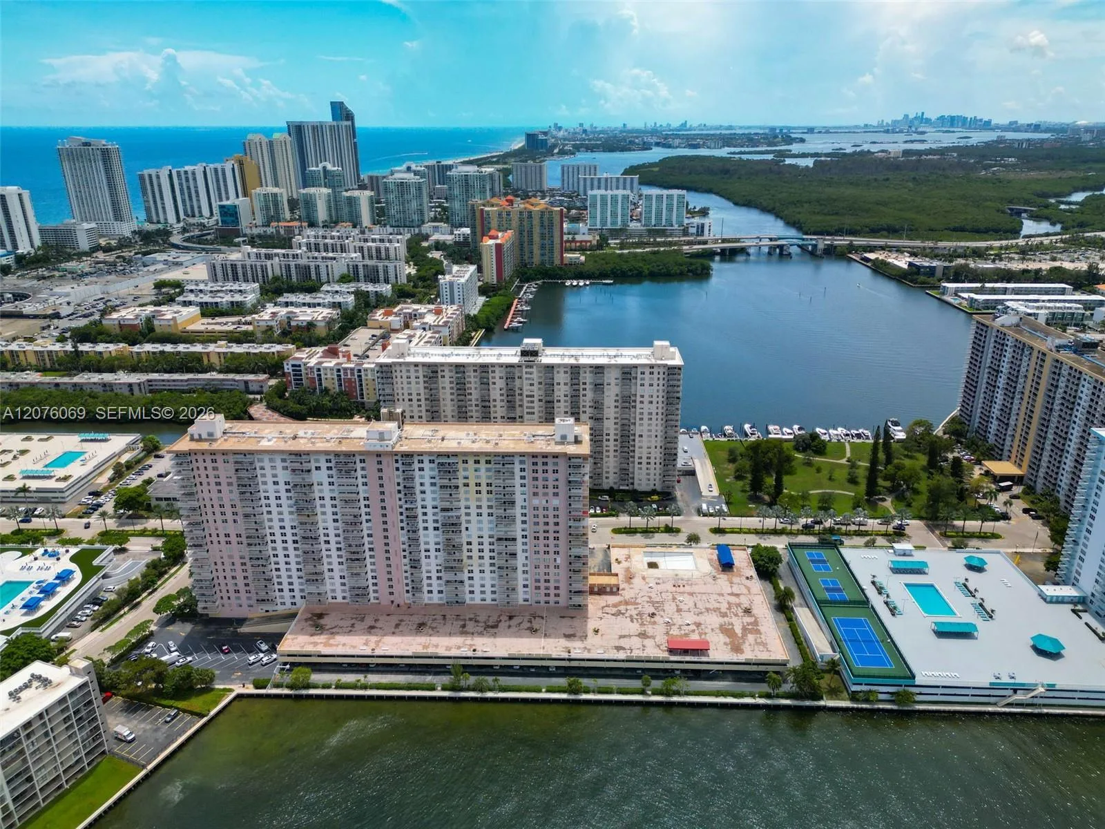 250 174th St # 2304, Sunny Isles Beach, FL 33160 photo 10