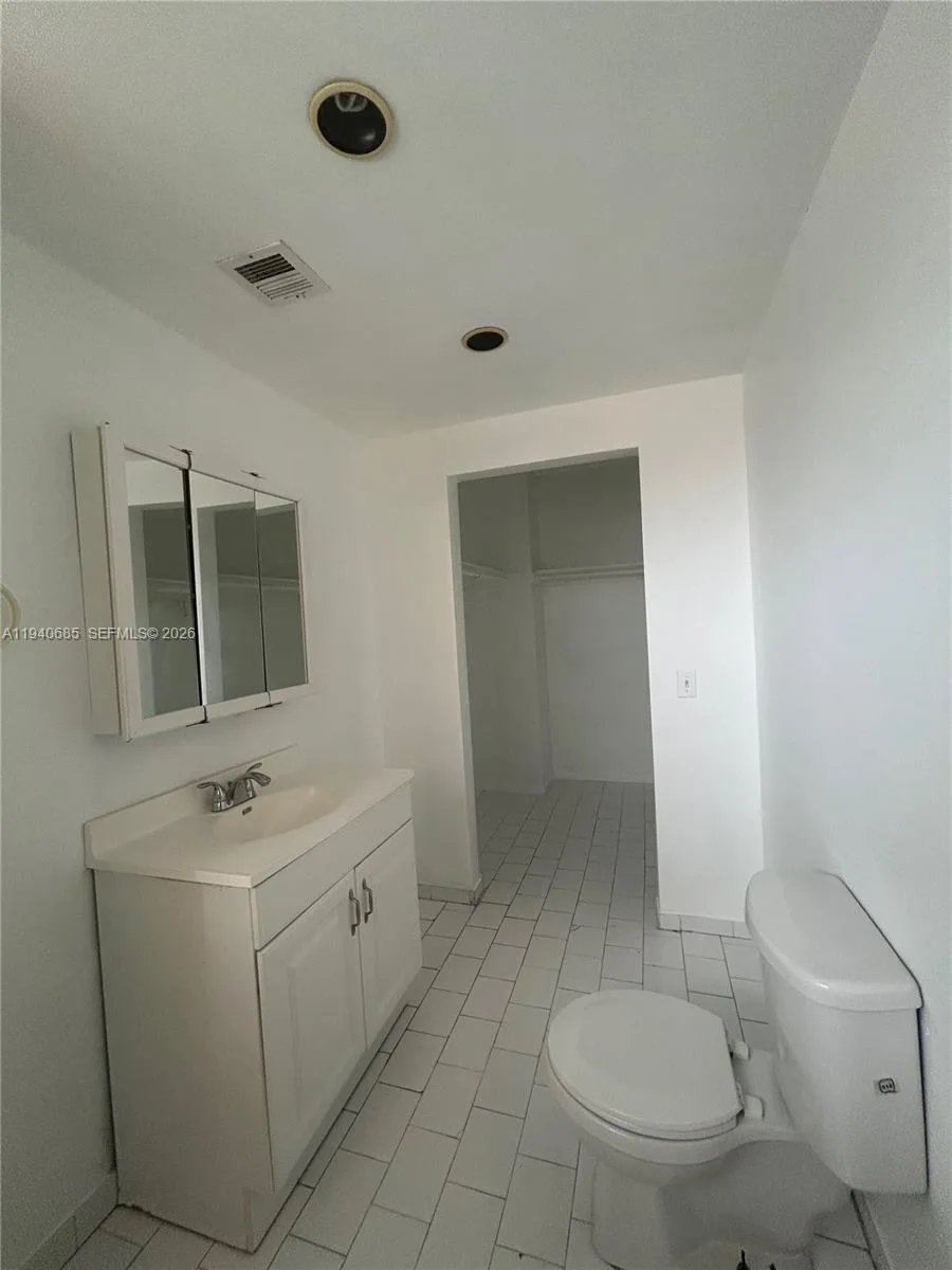 5851 W 20th Ave # 409, Hialeah, FL 33012 photo 8