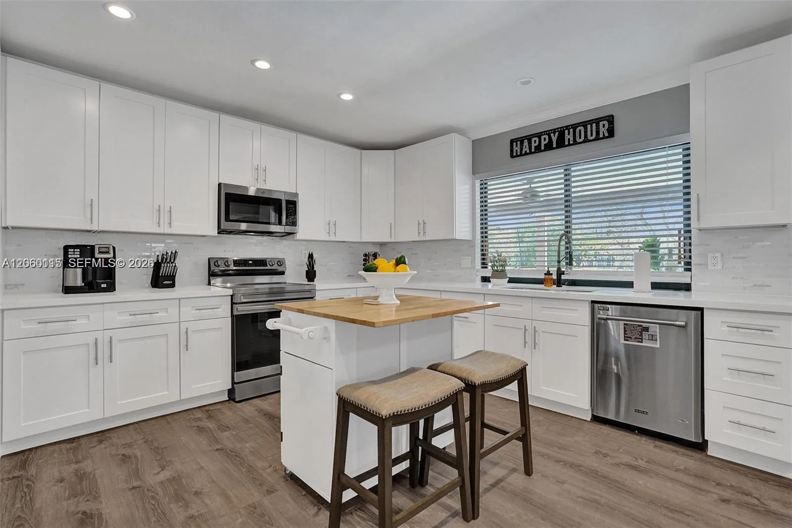 1941 SW 52nd Ter, Plantation, FL 33317 photo 2