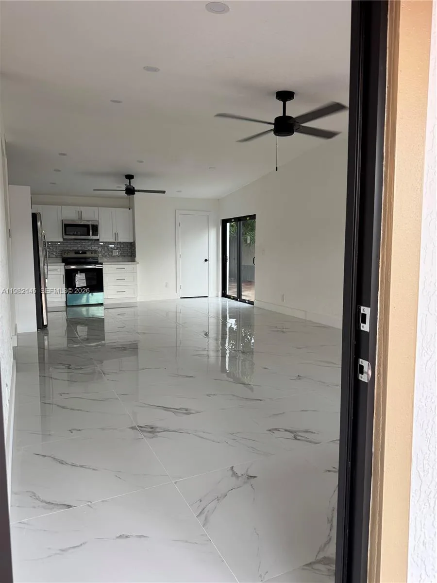 20819 NW 41st Ave Rd, Miami Gardens, FL 33055 photo 3