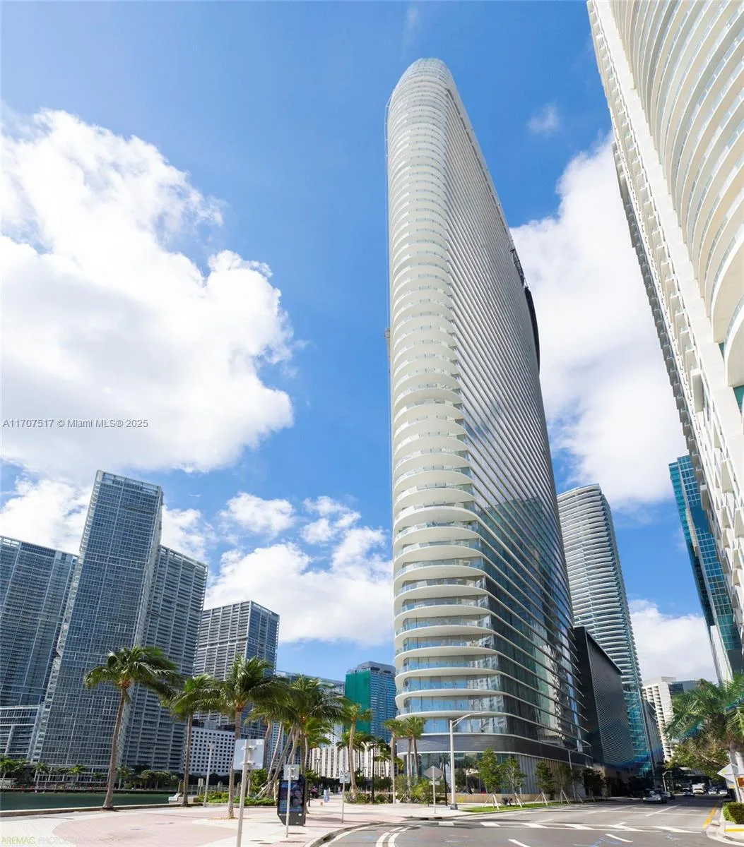 300 Biscayne Blvd Way # 3406, Miami, FL 33131