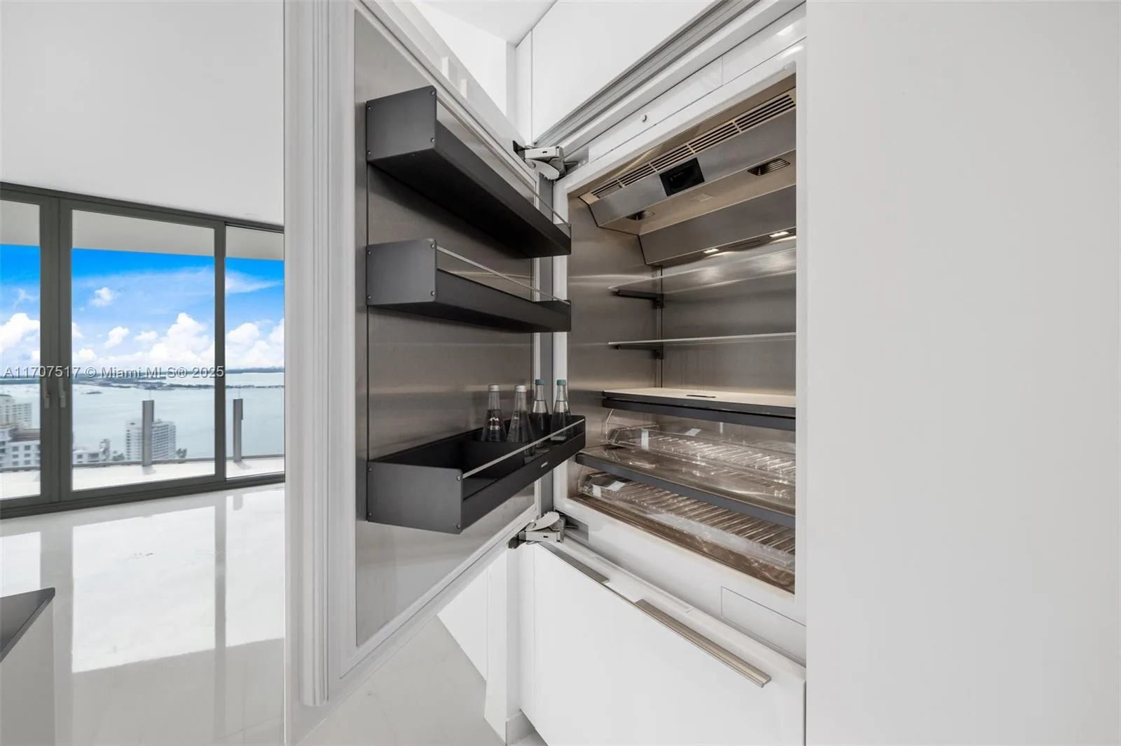 300 Biscayne Blvd Way # 3406, Miami, FL 33131 photo 11