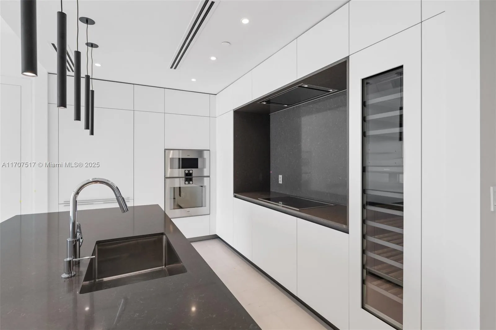 300 Biscayne Blvd Way # 3406, Miami, FL 33131 photo 9