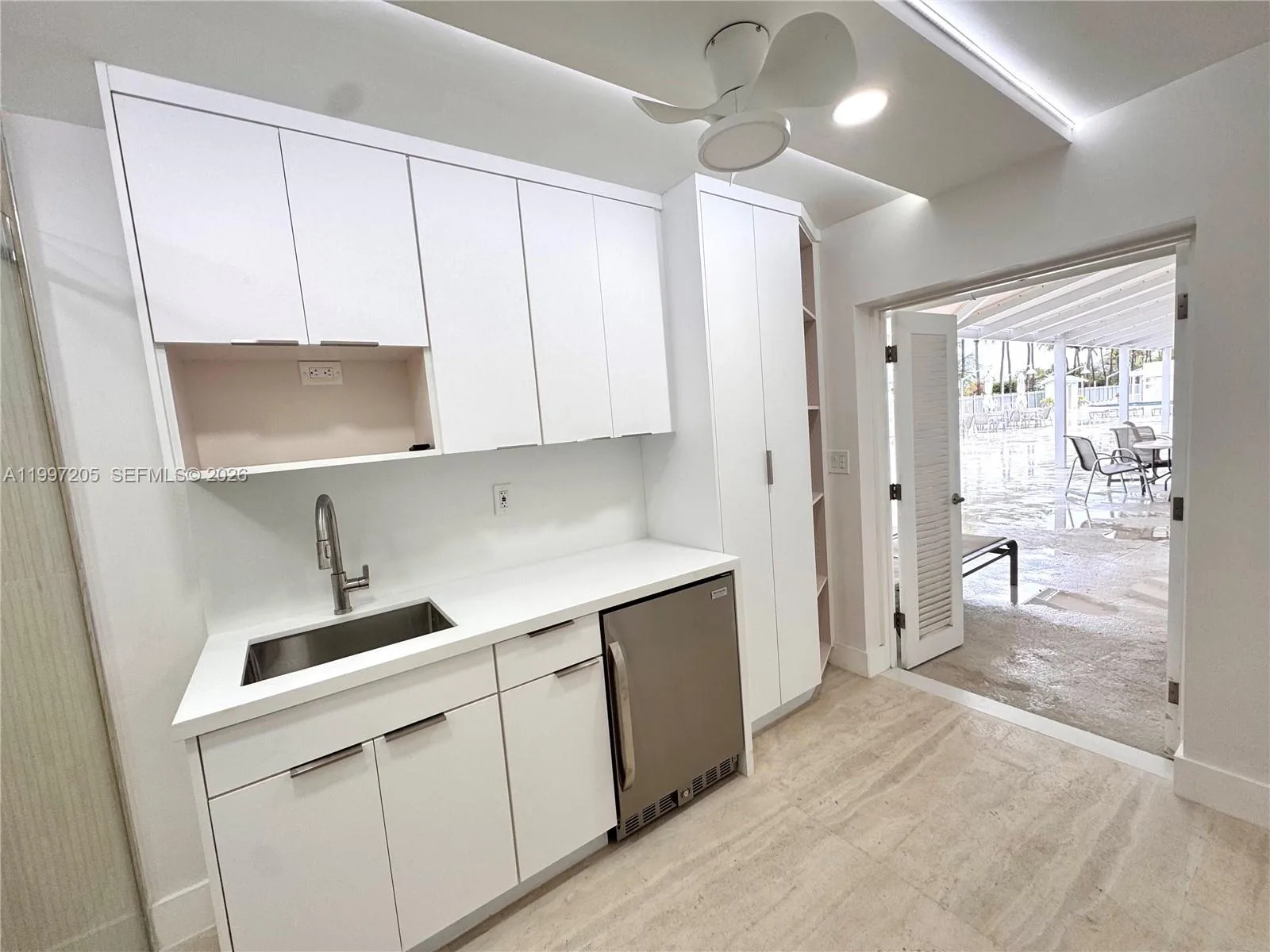 2899 Collins Ave # 6, Miami Beach, FL 33140 photo 2