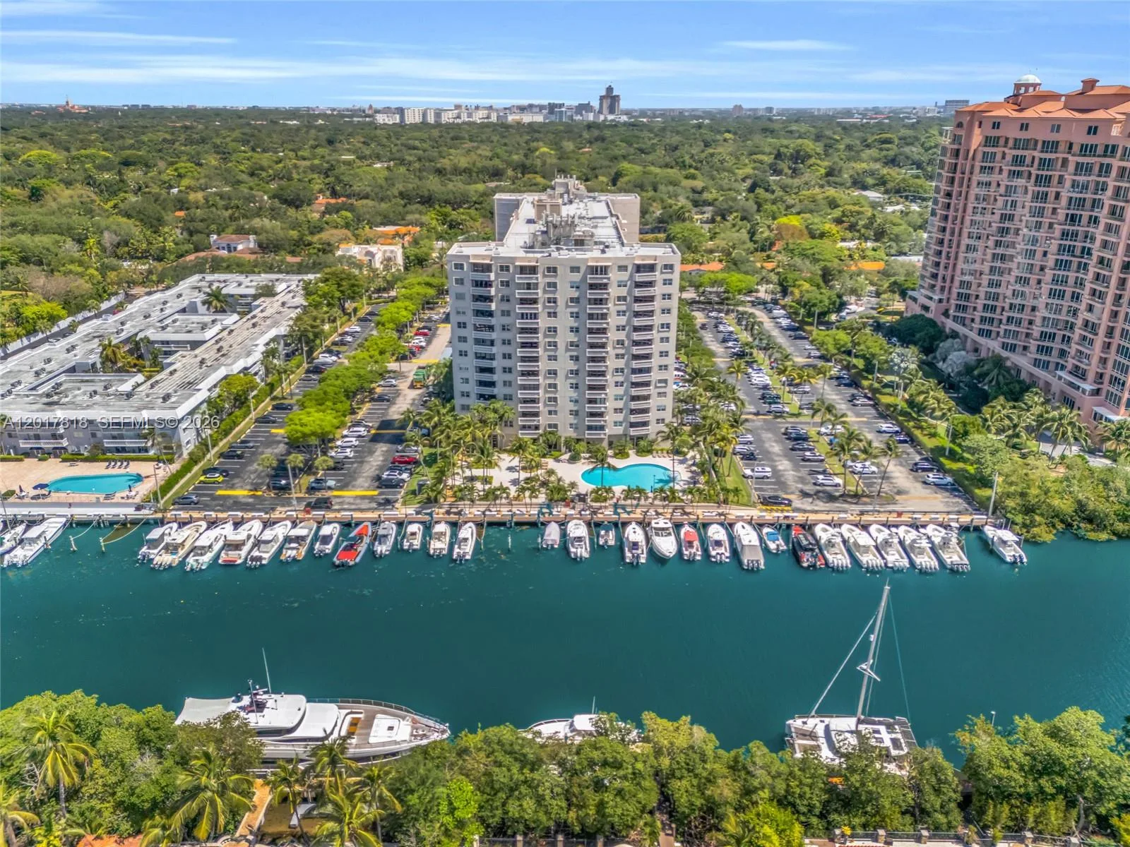 90 Edgewater Dr # 525, Coral Gables, FL 33133