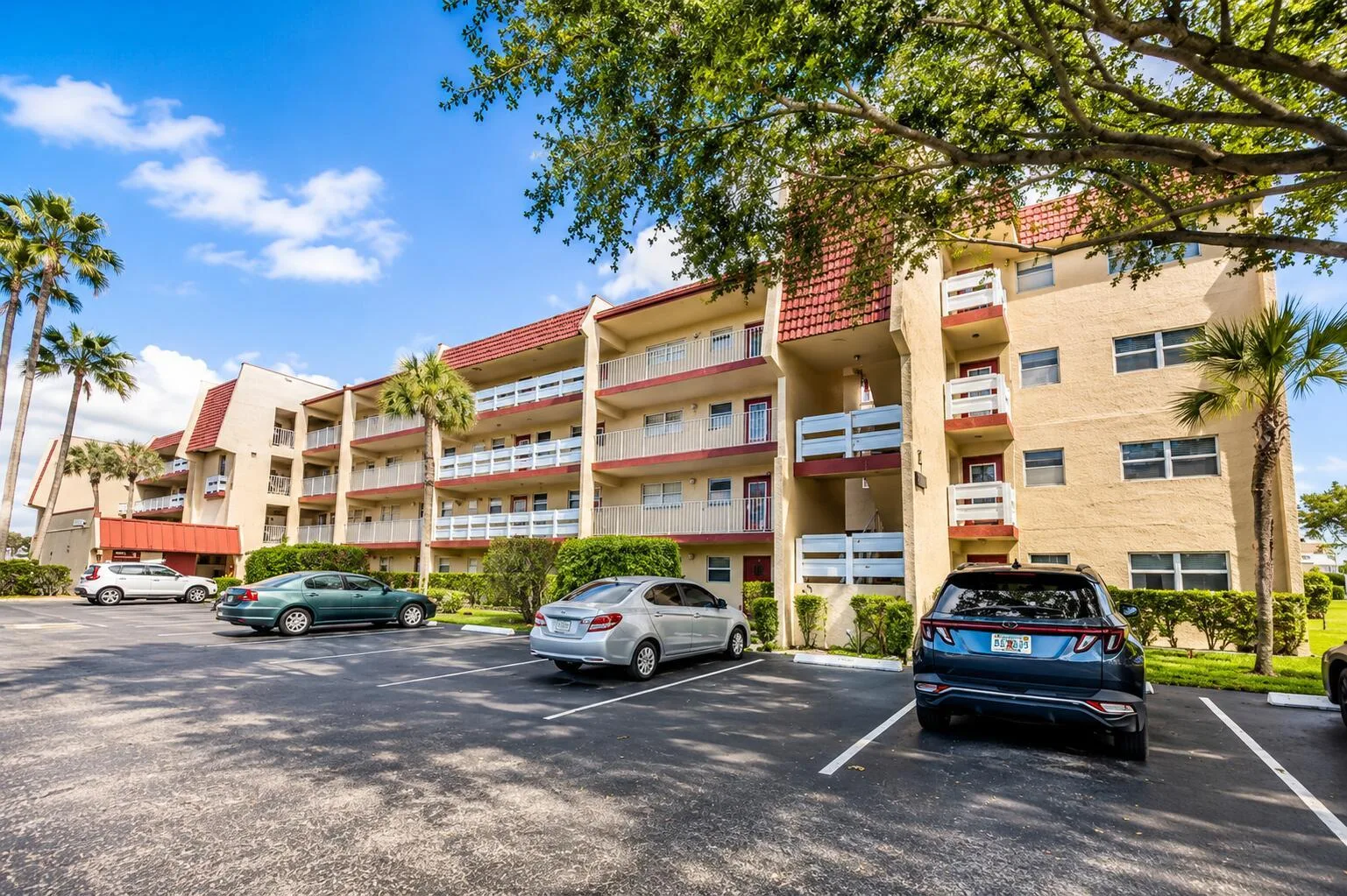 1050 Country Club Drive # 303, Margate, FL 33063