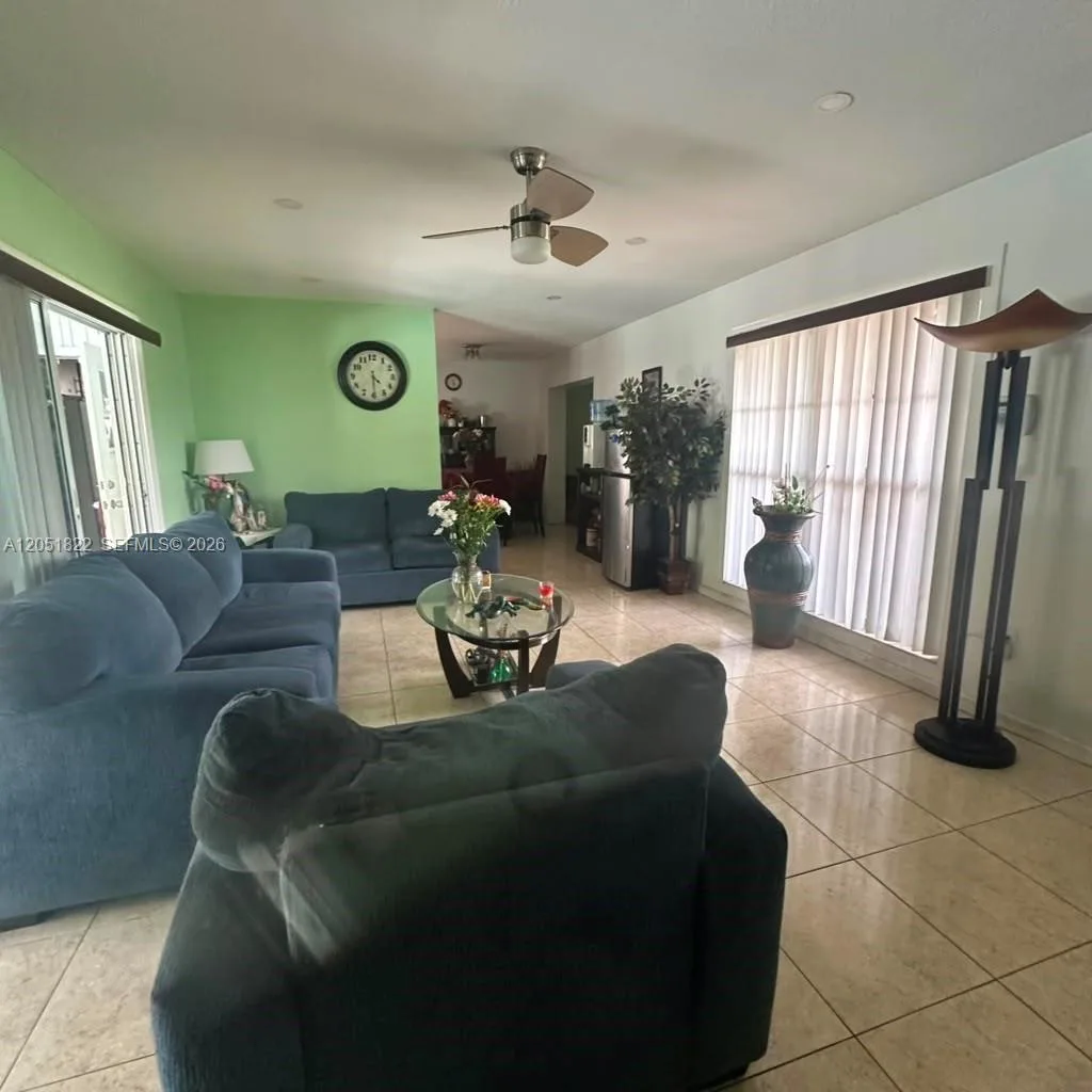 930 NW 180th Ter, Miami Gardens, FL 33169 photo 9