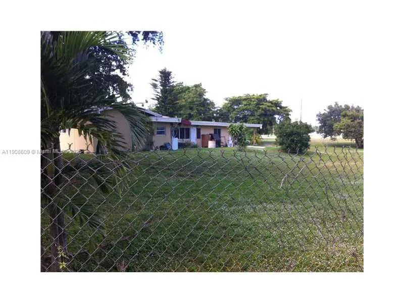 5920 SW 45TH WY, Davie, FL 33314 photo 2