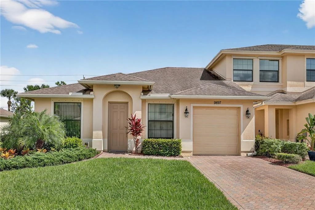 9897 E Villa Circle, Vero Beach, FL 32966 photo 2