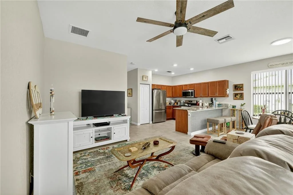 9897 E Villa Circle, Vero Beach, FL 32966 photo 3
