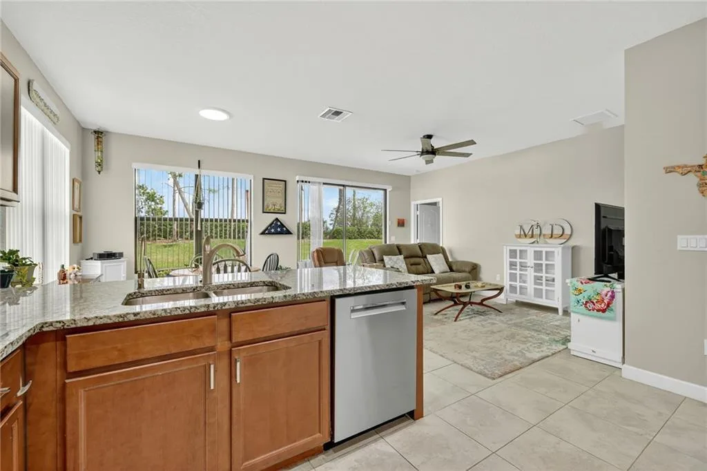 9897 E Villa Circle, Vero Beach, FL 32966 photo 5