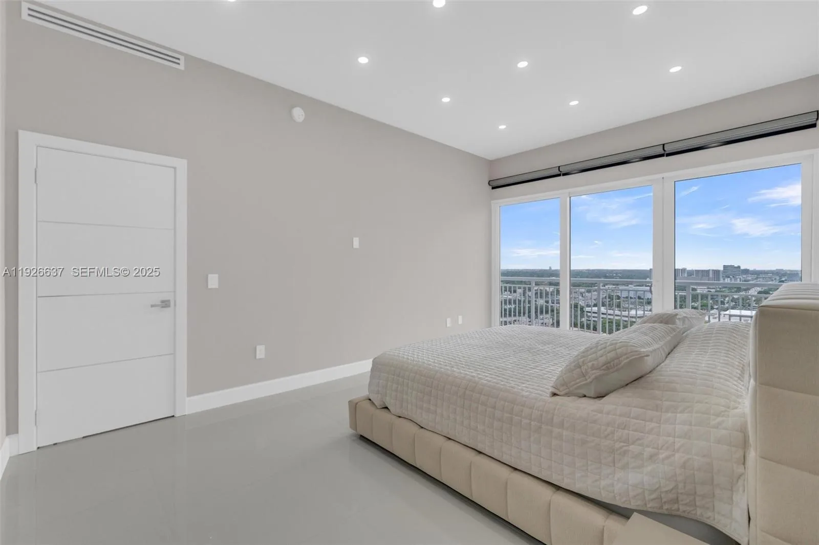 18011 Biscayne Blvd # PH04, Aventura, FL 33160 photo 13
