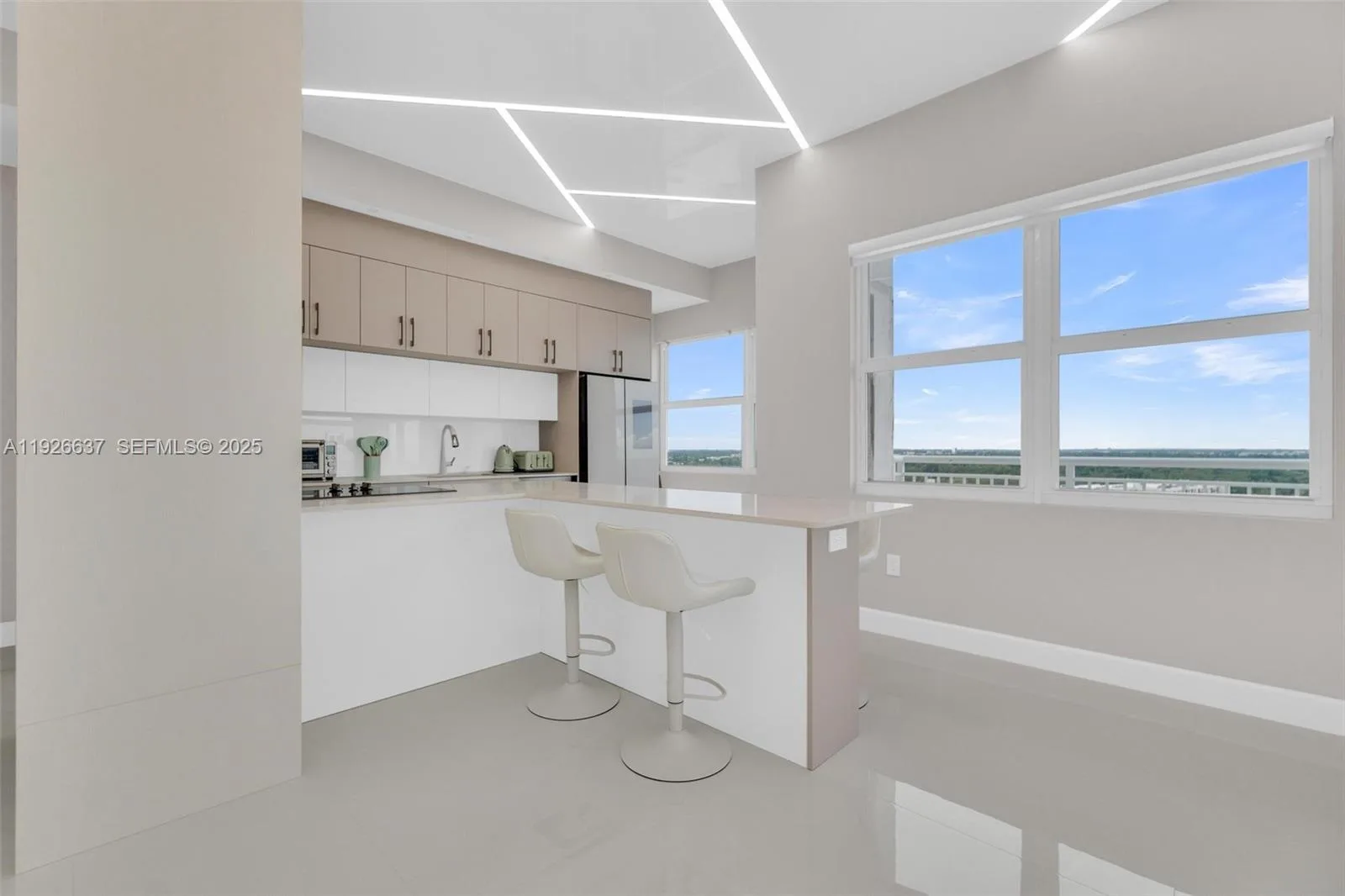 18011 Biscayne Blvd # PH04, Aventura, FL 33160 photo 8
