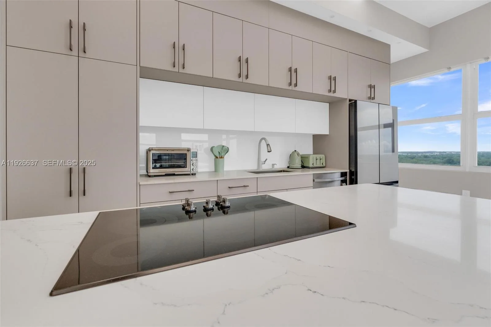 18011 Biscayne Blvd # PH04, Aventura, FL 33160 photo 9