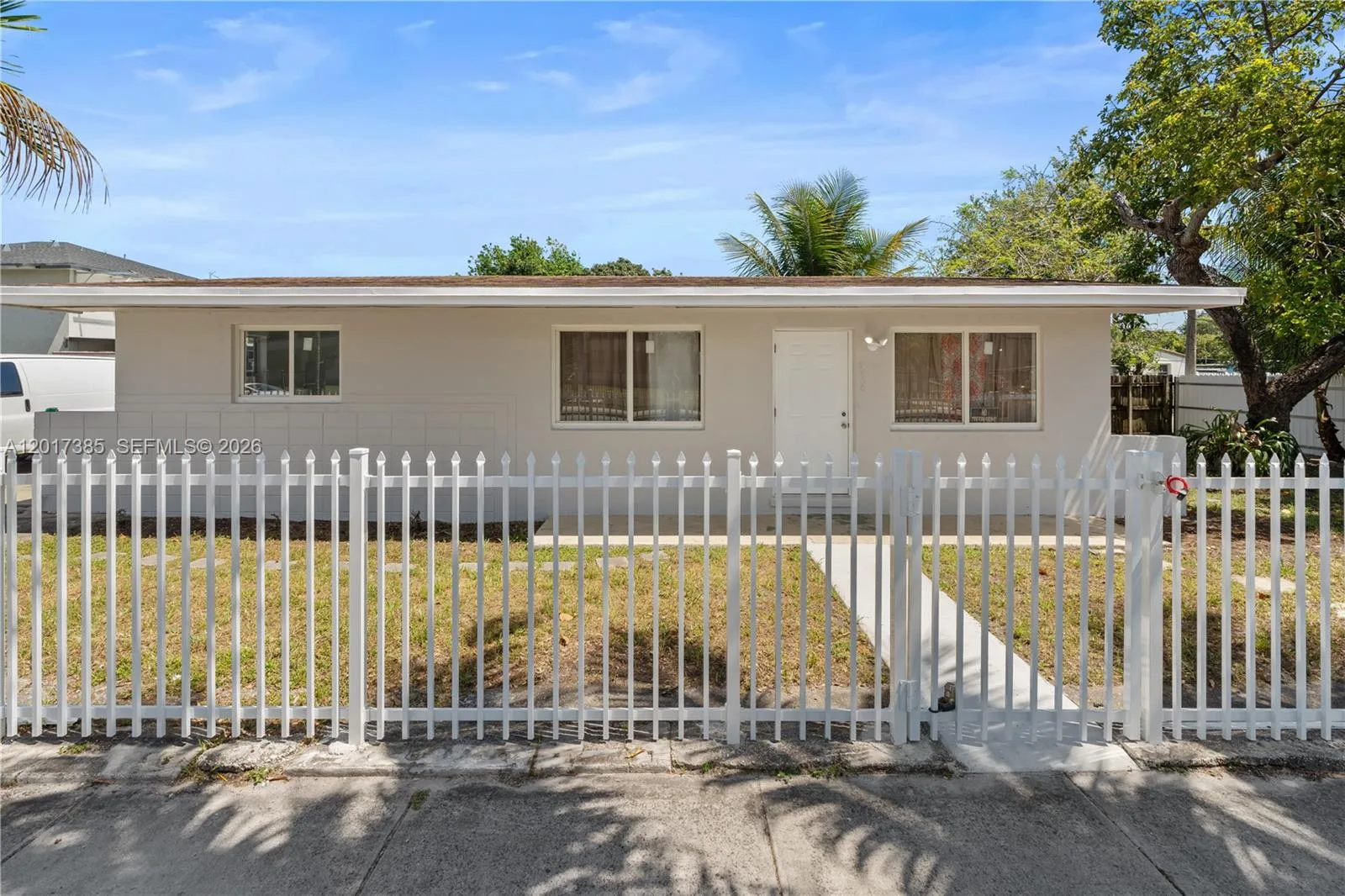8400 NW 24th Ct, Miami, FL 33147
