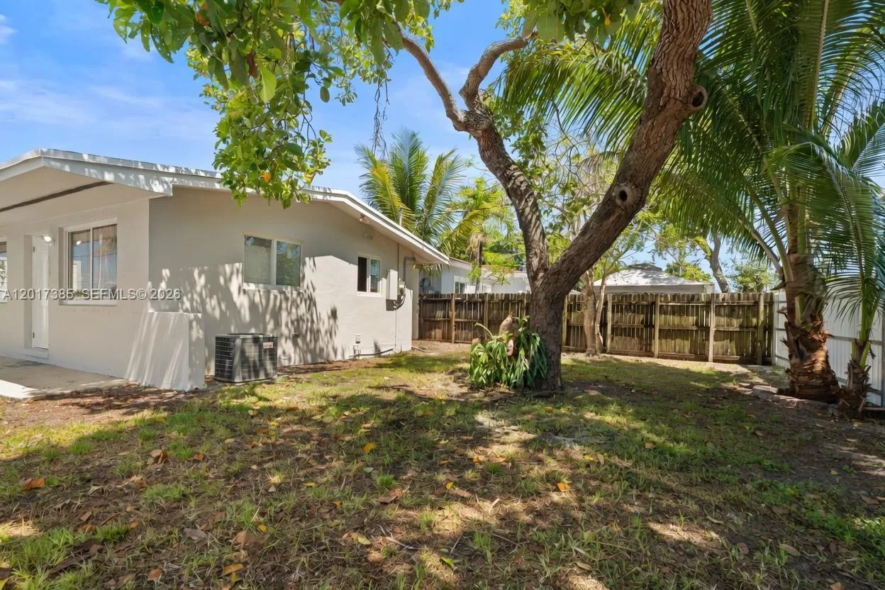 8400 NW 24th Ct, Miami, FL 33147 photo 3