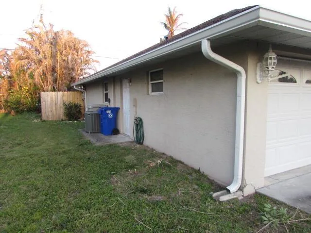 1570 6th Avenue, Vero Beach, FL 32960 photo 2