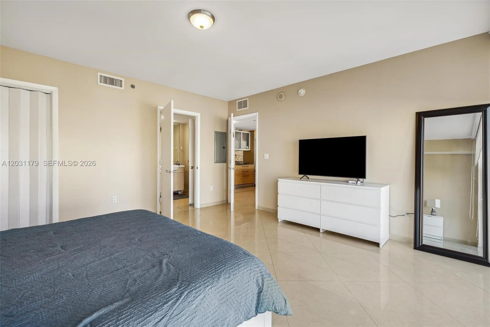 1830 S Ocean Dr # 907, Hallandale Beach, FL 33009 photo 13