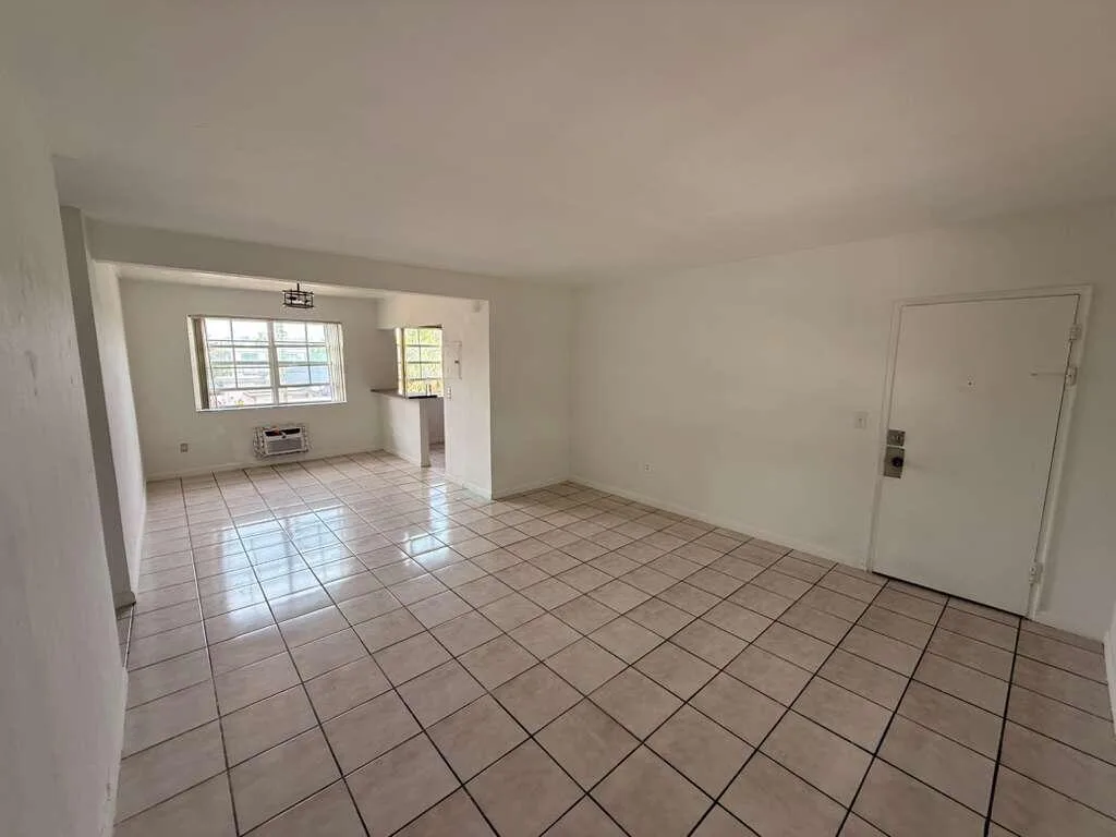 605 84th Street, Miami Beach, FL 33141 photo 4